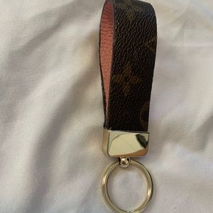 Louis Vuitton Accessories - Medium Louis Vuitton Floral Keychain with Pink Louis Vuitton Accessories - Medium Louis Vuitton Floral Keychain with Pink